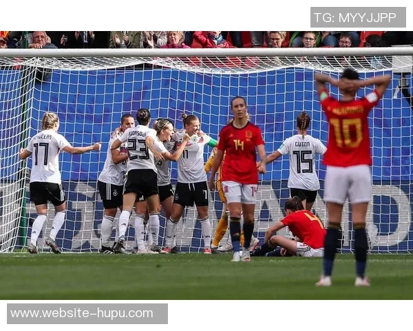 德国女足对决西班牙女足精彩碰撞展现女子足球魅力与实力的较量 德国女足对决西班牙女足精彩碰撞展现女子足球魅力与实力的较量